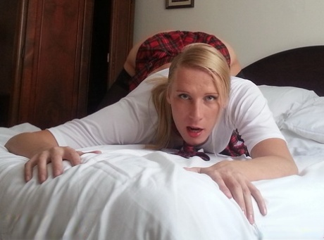 Loud trans girl enjoying herself